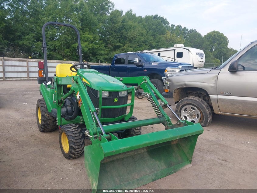 2017 JOHN DEERE SUBCOMPACT TRACTOR auction photo 1