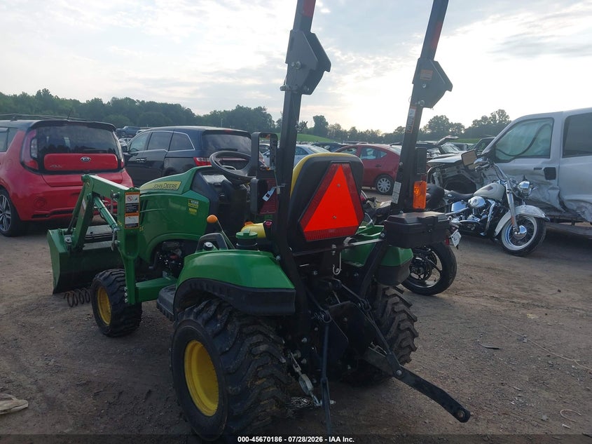 2017 JOHN DEERE SUBCOMPACT TRACTOR auction photo 3