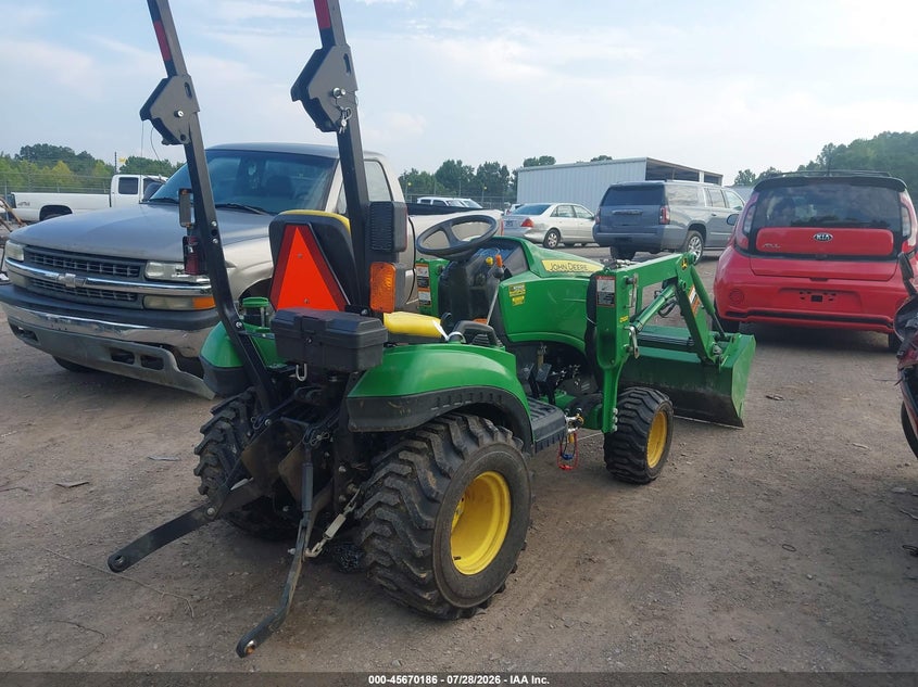 2017 JOHN DEERE SUBCOMPACT TRACTOR auction photo 4