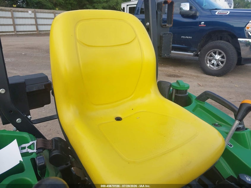 2017 JOHN DEERE SUBCOMPACT TRACTOR auction photo 5