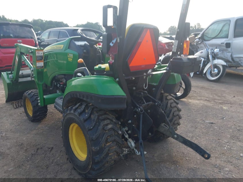 2017 JOHN DEERE SUBCOMPACT TRACTOR auction photo 6
