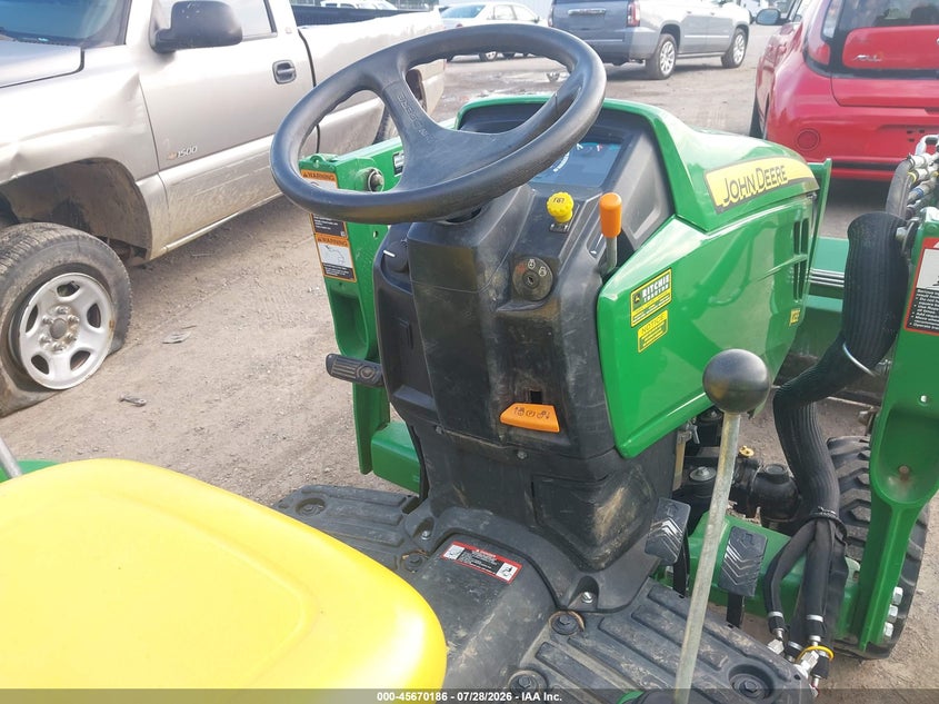 2017 JOHN DEERE SUBCOMPACT TRACTOR auction photo 8