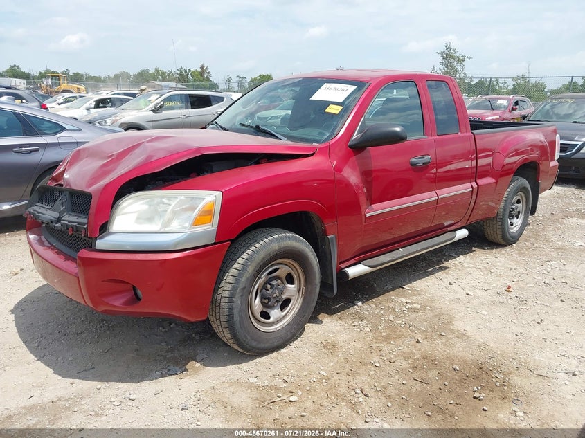 2008 MITSUBISHI RAIDER auction photo 2