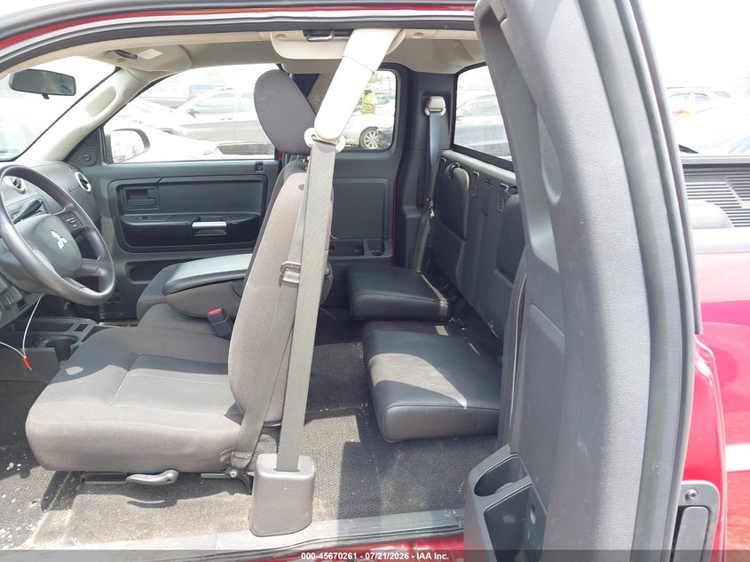 2008 MITSUBISHI RAIDER auction photo 8