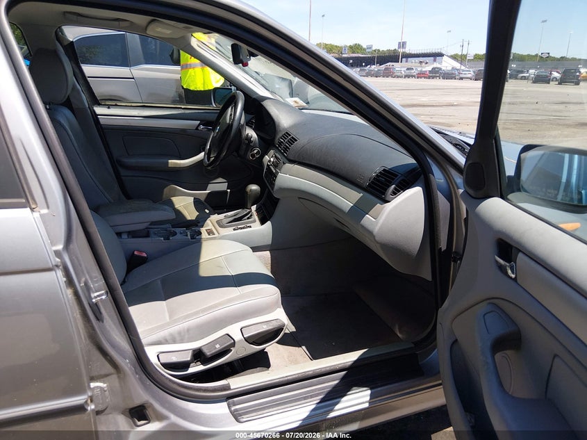 2004 BMW 325XI auction photo 5