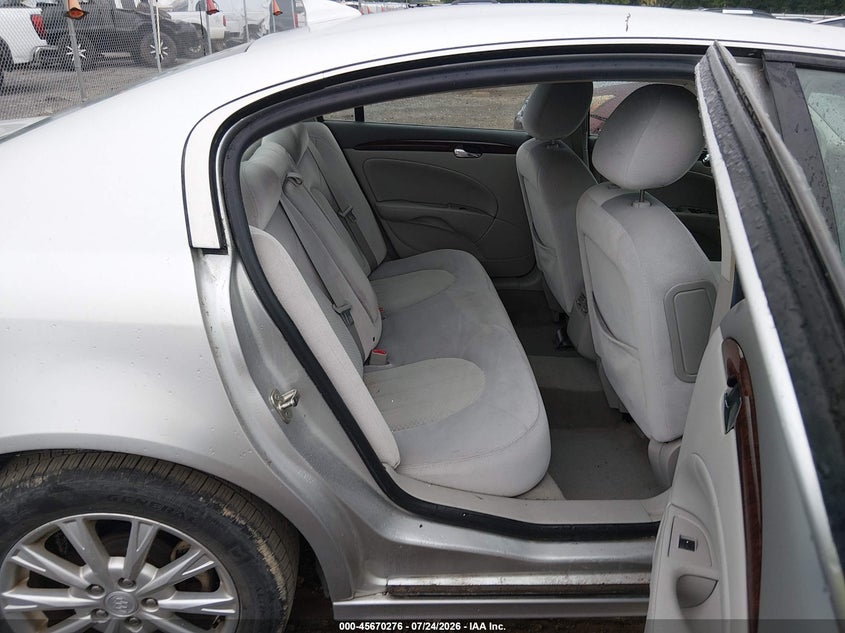 2010 BUICK LUCERNE auction photo 8