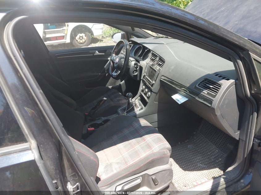 2016 VOLKSWAGEN GOLF GTI auction photo 5