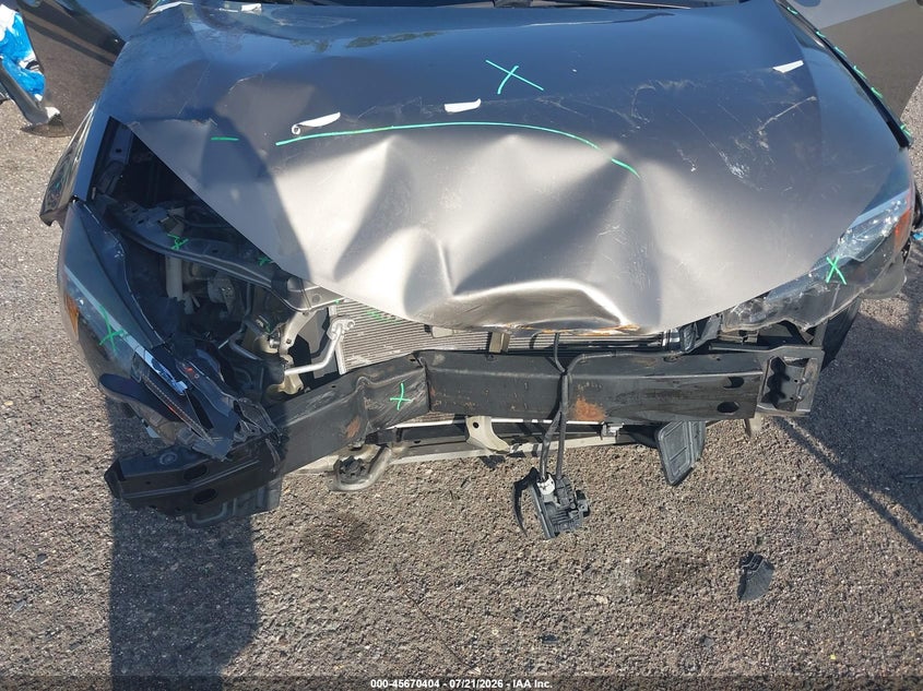 2019 TOYOTA COROLLA auction photo 6