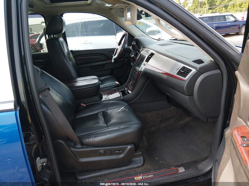 2011 CADILLAC ESCALADE ESV auction photo 5