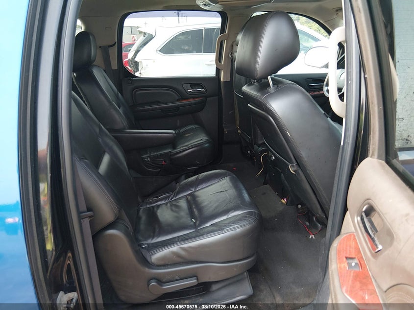 2011 CADILLAC ESCALADE ESV auction photo 8