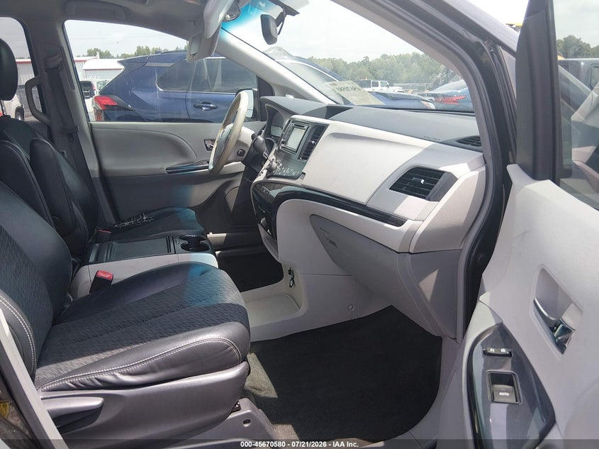 2013 Toyota Sienna Se 8 Passenger VIN: 5TDXK3DC8DS348520 Lot: 45670580