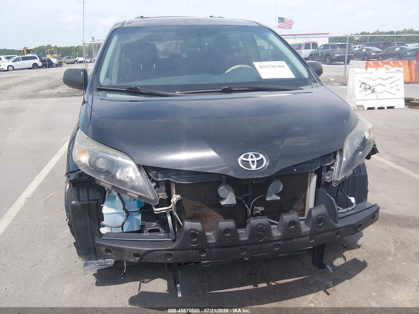 2013 Toyota Sienna Se 8 Passenger VIN: 5TDXK3DC8DS348520 Lot: 45670580