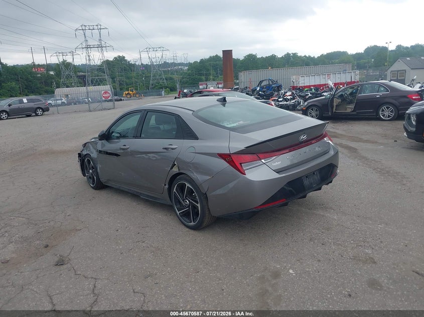 2023 HYUNDAI ELANTRA auction photo 3