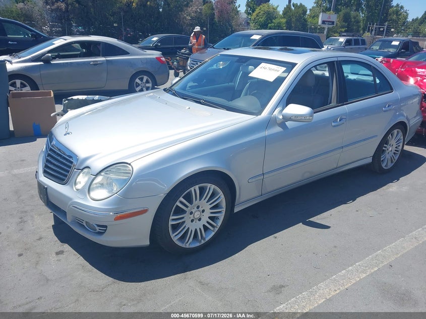2008 Mercedes-Benz E 350, Right Front, IAAI, VIN WDBUF56X28B343246 — photo 2