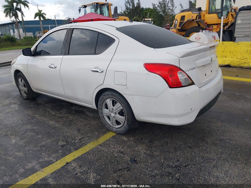 2019 NISSAN VERSA auction photo 3