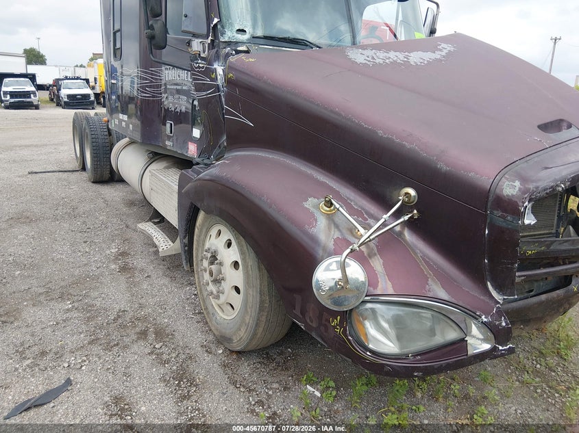 2005 FREIGHTLINER CONVENTIONAL auction photo 1