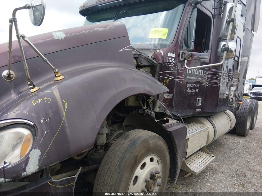 2005 FREIGHTLINER CONVENTIONAL auction photo 2