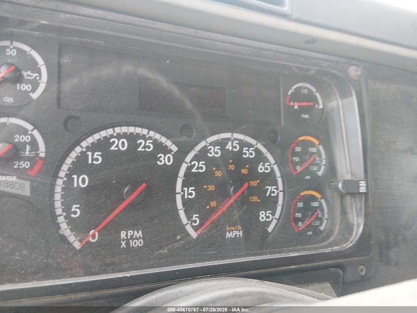 2005 FREIGHTLINER CONVENTIONAL auction photo 5