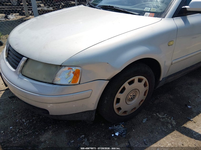 1999 Volkswagen Passat Gls VIN: WVWNA63B1XE234079 Lot: 45670873