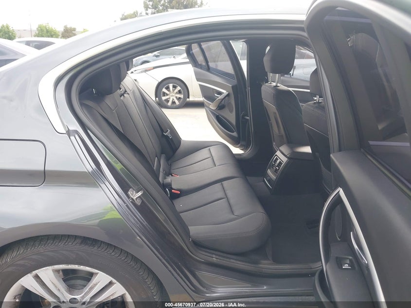 2018 BMW 330I VIN: WBA8B9G50JNU98401 Lot: 45670937