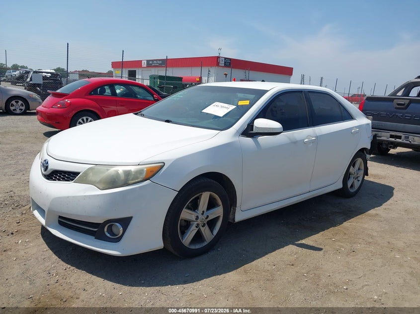 2014 TOYOTA CAMRY auction photo 2