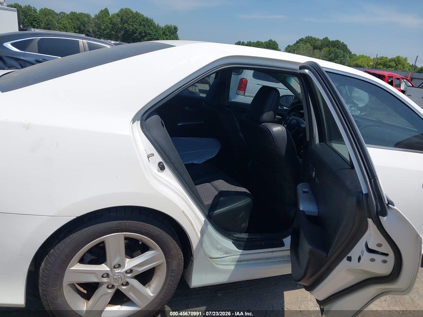 2014 TOYOTA CAMRY auction photo 8