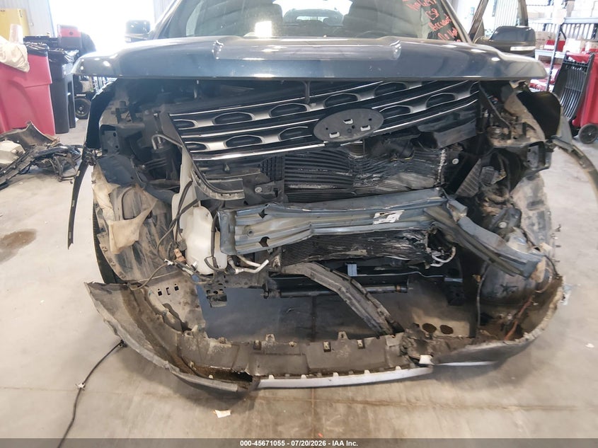 2016 FORD EXPLORER auction photo 6