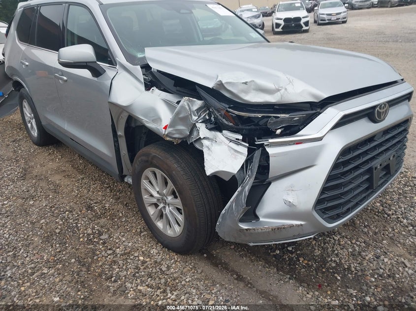 2026 TOYOTA GRAND HIGHLANDER auction photo 6