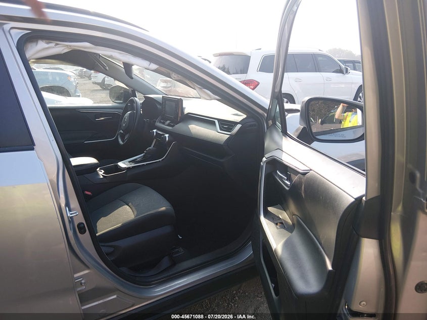 2022 TOYOTA RAV4 auction photo 5