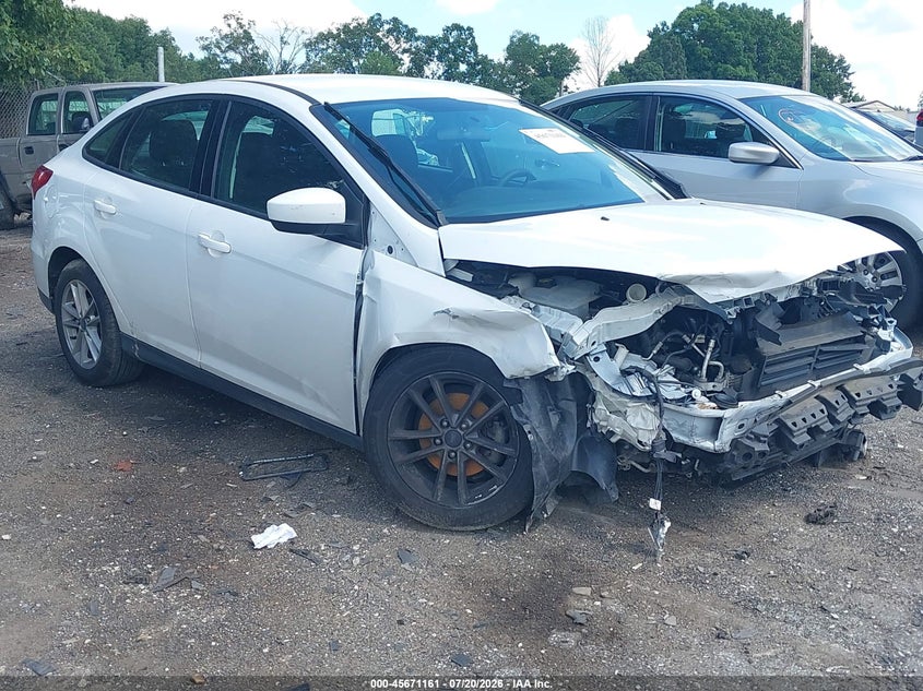 2018 Ford Focus Se VIN: 1FADP3F28JL293255 Lot: 45671161