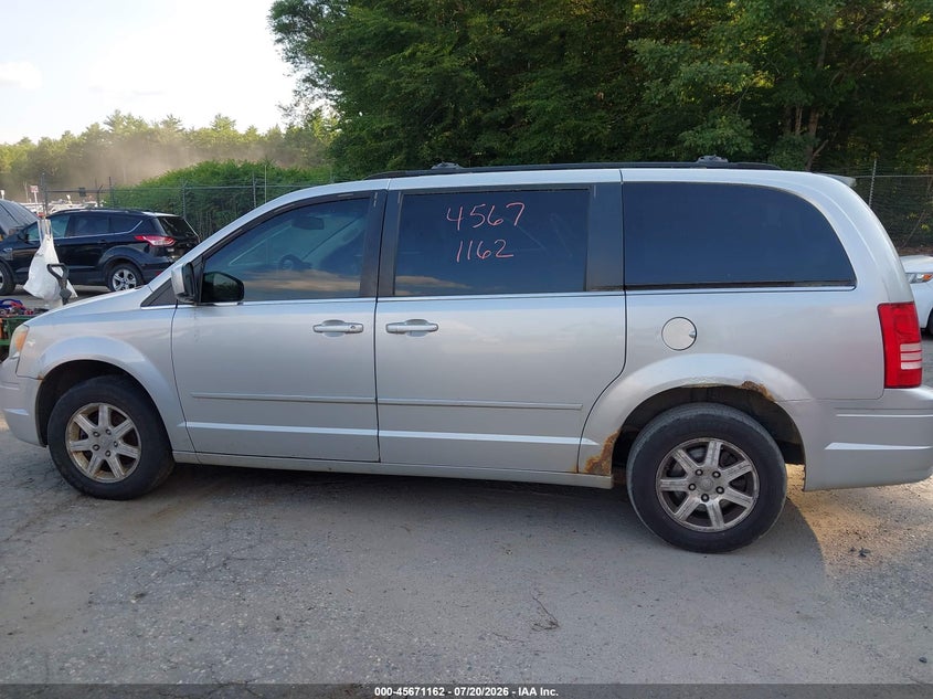 2008 Chrysler Town & Country Touring VIN: 2A8HR54P48R621765 Lot: 45671162