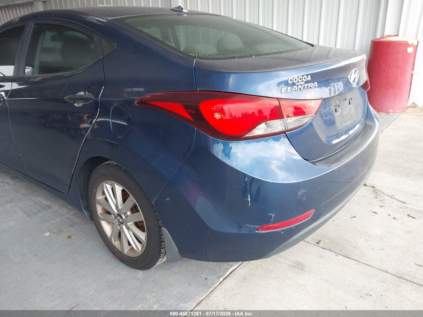 2015 HYUNDAI ELANTRA auction photo 6