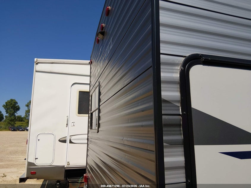 2020 COACHMEN CATALINA auction photo 6