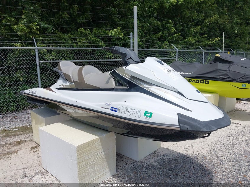 2015 YAMAHA VX CRUISER HO auction photo 1
