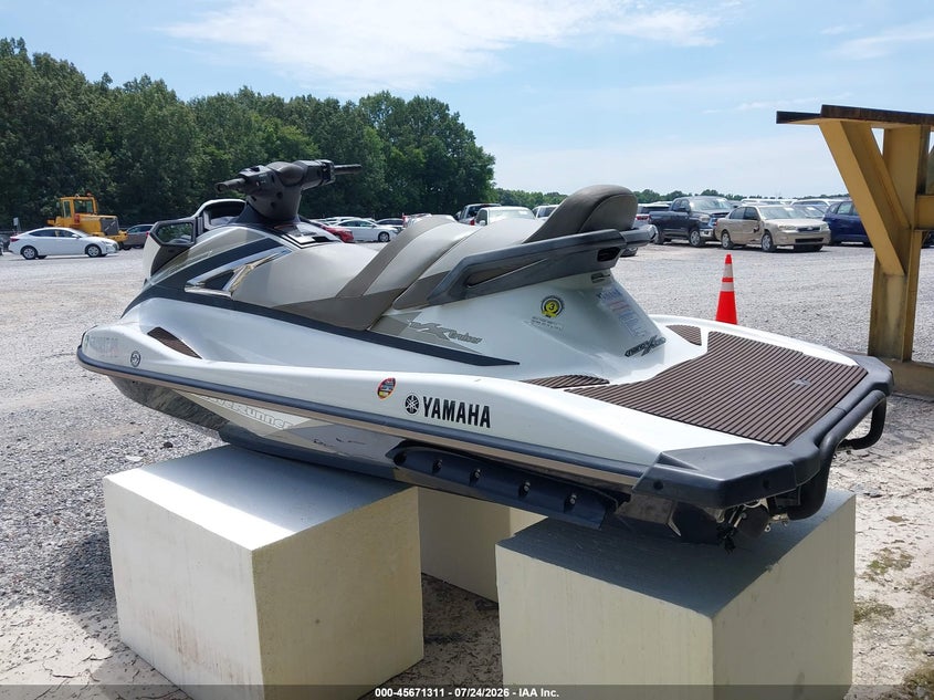 2015 YAMAHA VX CRUISER HO auction photo 3