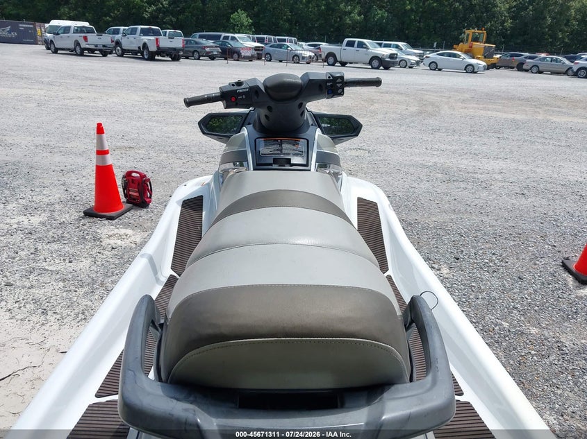 2015 YAMAHA VX CRUISER HO auction photo 5