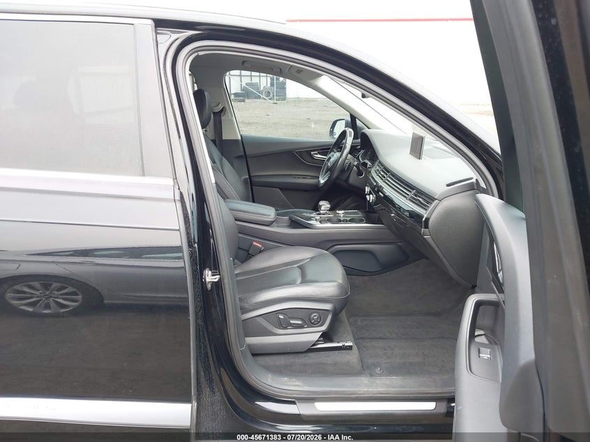 2017 Audi Q7 3.0T Premium VIN: WA1LAAF75HD033434 Lot: 45671383