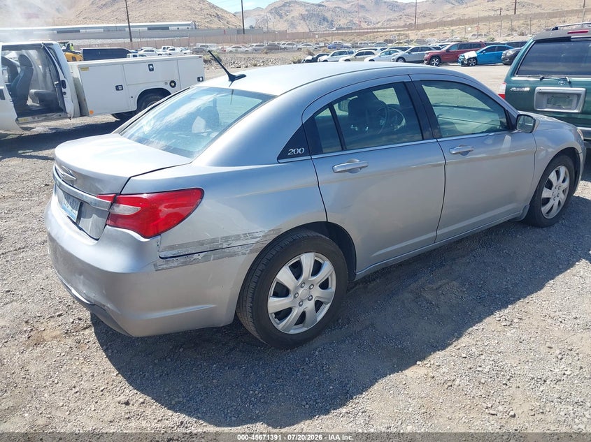 2014 CHRYSLER 200 auction photo 4