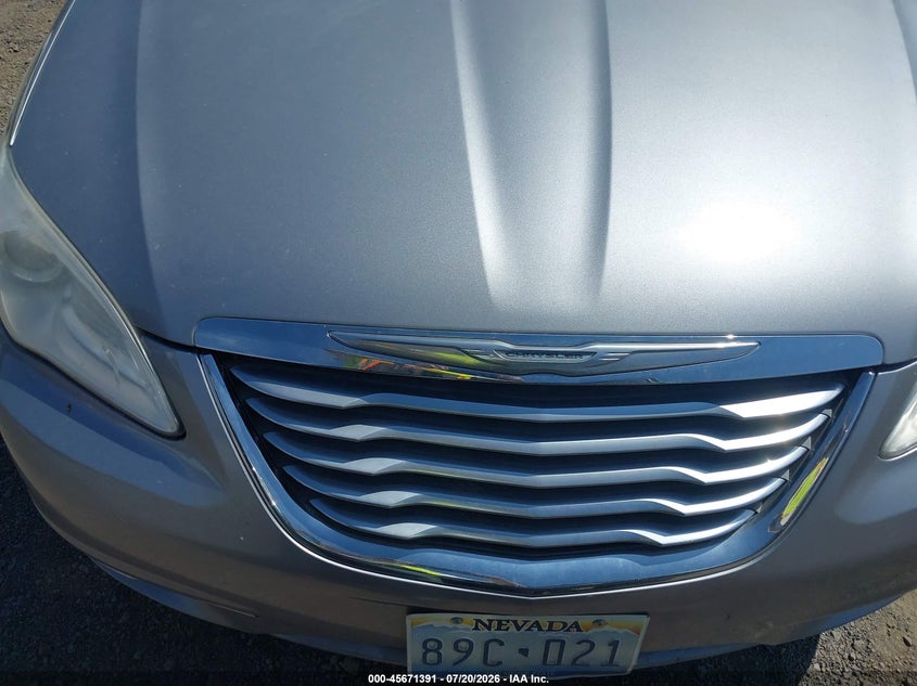 2014 CHRYSLER 200 auction photo 6