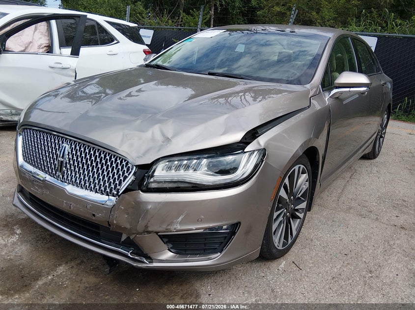 2019 LINCOLN MKZ HYBRID auction photo 2