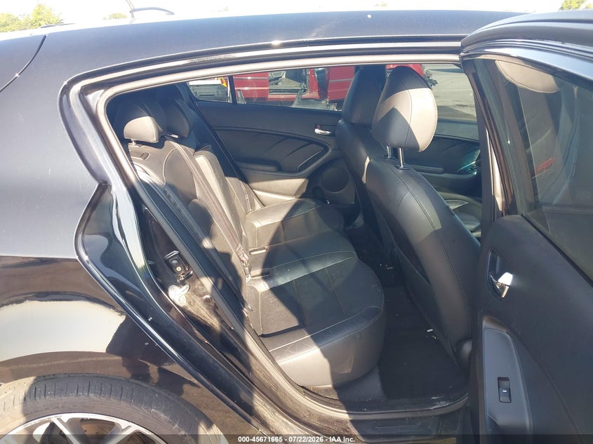 2017 KIA FORTE auction photo 8