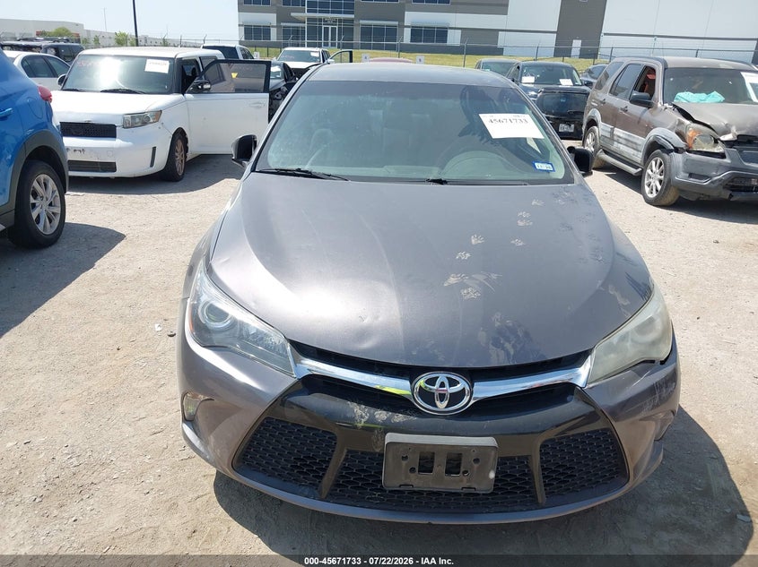TOYOTA CAMRY - zdjęcie 12