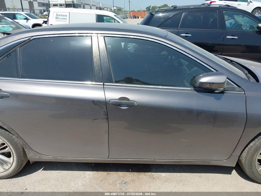 TOYOTA CAMRY - zdjęcie 13