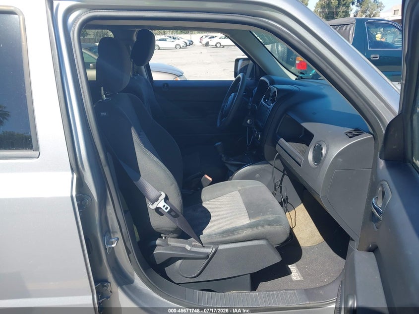 2017 JEEP PATRIOT auction photo 5