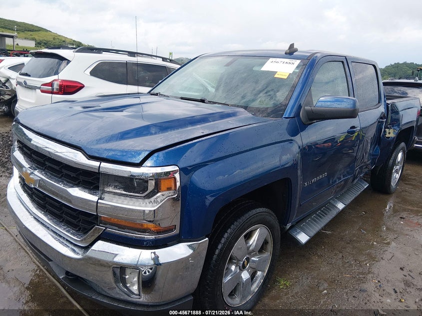 2018 Chevrolet Silverado, Left Front, IAAI, VIN 3GCUKREC2JG378322 — photo 2