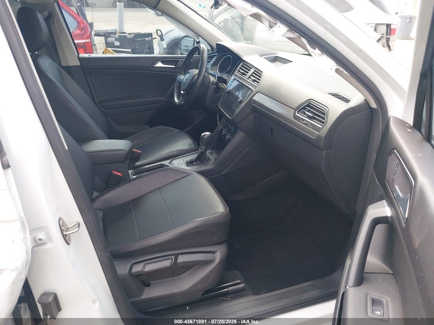 2018 VOLKSWAGEN TIGUAN auction photo 5