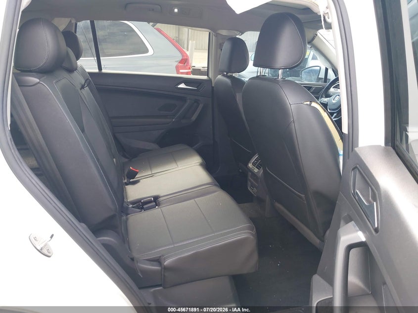 2018 VOLKSWAGEN TIGUAN auction photo 8
