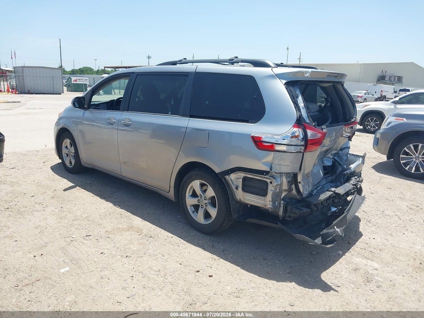 2017 Toyota Sienna Le 8 Passenger VIN: 5TDKZ3DC1HS884981 Lot: 45671944