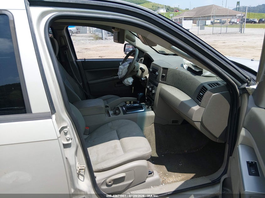 2007 Jeep Grand Cherokee Laredo VIN: 1J8GR48K37C624782 Lot: 45671951