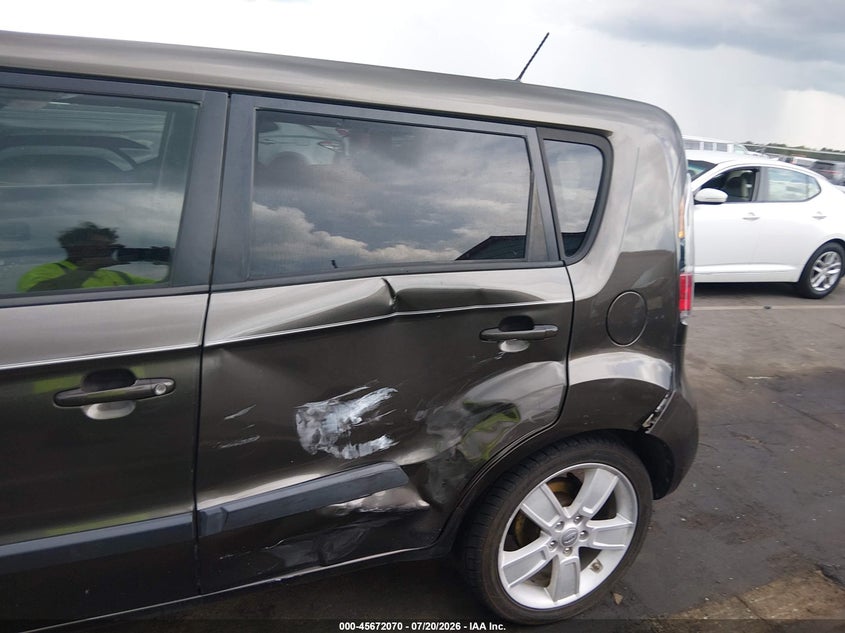 2011 Kia Soul ! VIN: KNDJT2A22B7281073 Lot: 45672070